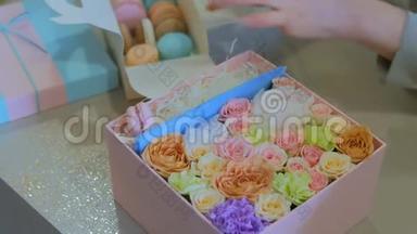专业的花艺制作礼品盒，鲜花、蛋糕店